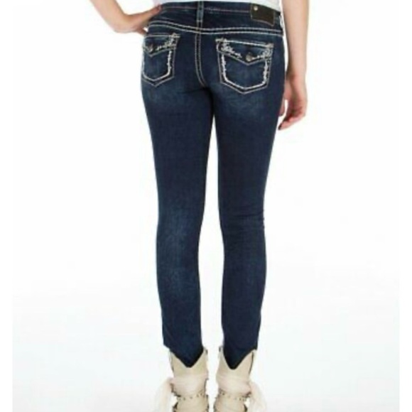 Silver jeans, Lightly distressed, dark wash Bluejeans - Picture 9 of 14